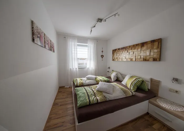 普兰特诺尔公寓 *